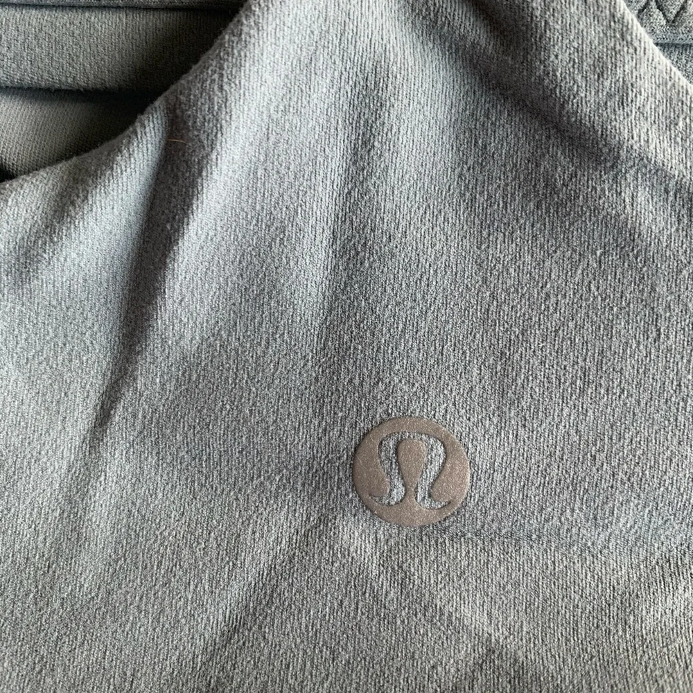 Blue/Teal Lululemon Criss-Cross sports bra (6) - Picture 3 of 3